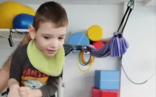 Prekonal operáciu srdiečka aj náročné diagnózy. Podporme Lukáška.