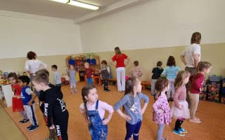 Všetci milujeme svoje deti - pomôžme škôlkarkám a škôlkarom z Ukrajiny